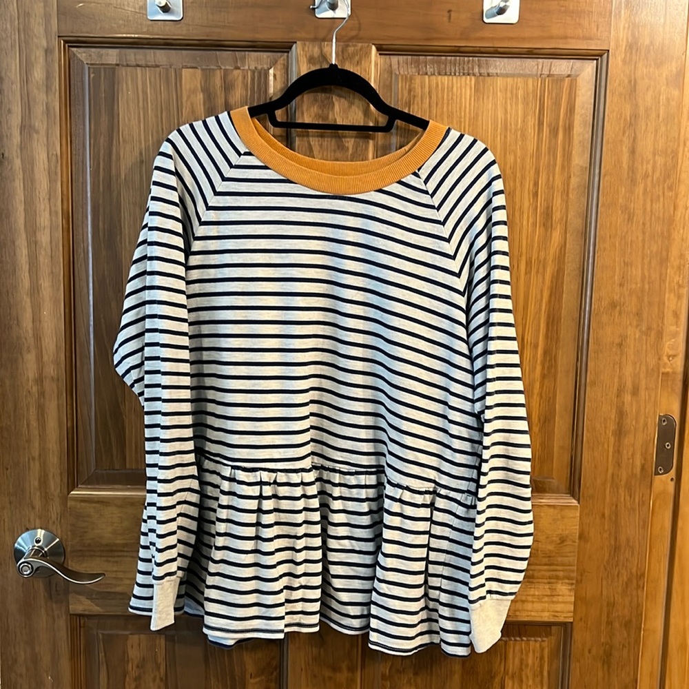 t.la by Anthropologie XL Navy Stripe/ Light Gray with Gold Trim Top